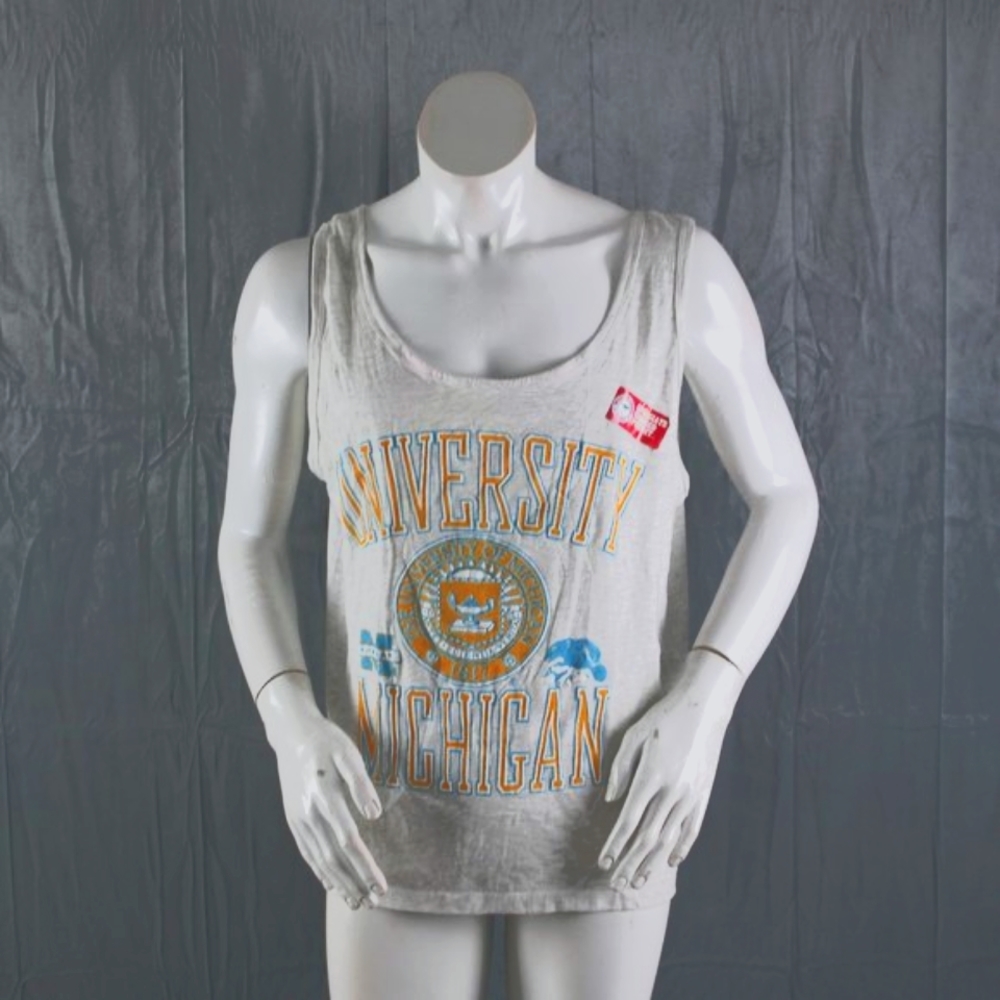 Michigan Wolverines Tank Top - Puffer Graphic with School Crest - Mens XL (NWT)